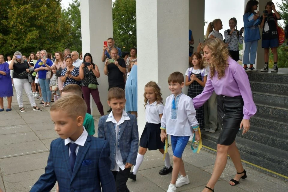 Друге вересня: початок нового навчального року в Славутицькому ліцеї "БезМеж" фото №48