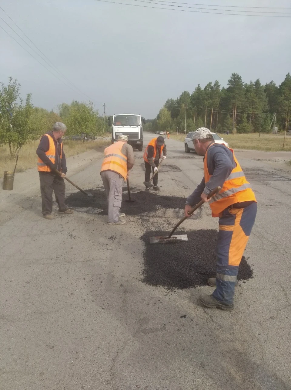 Нарешті розпочали відновлення дороги Славутич-Неданчичі фото №1