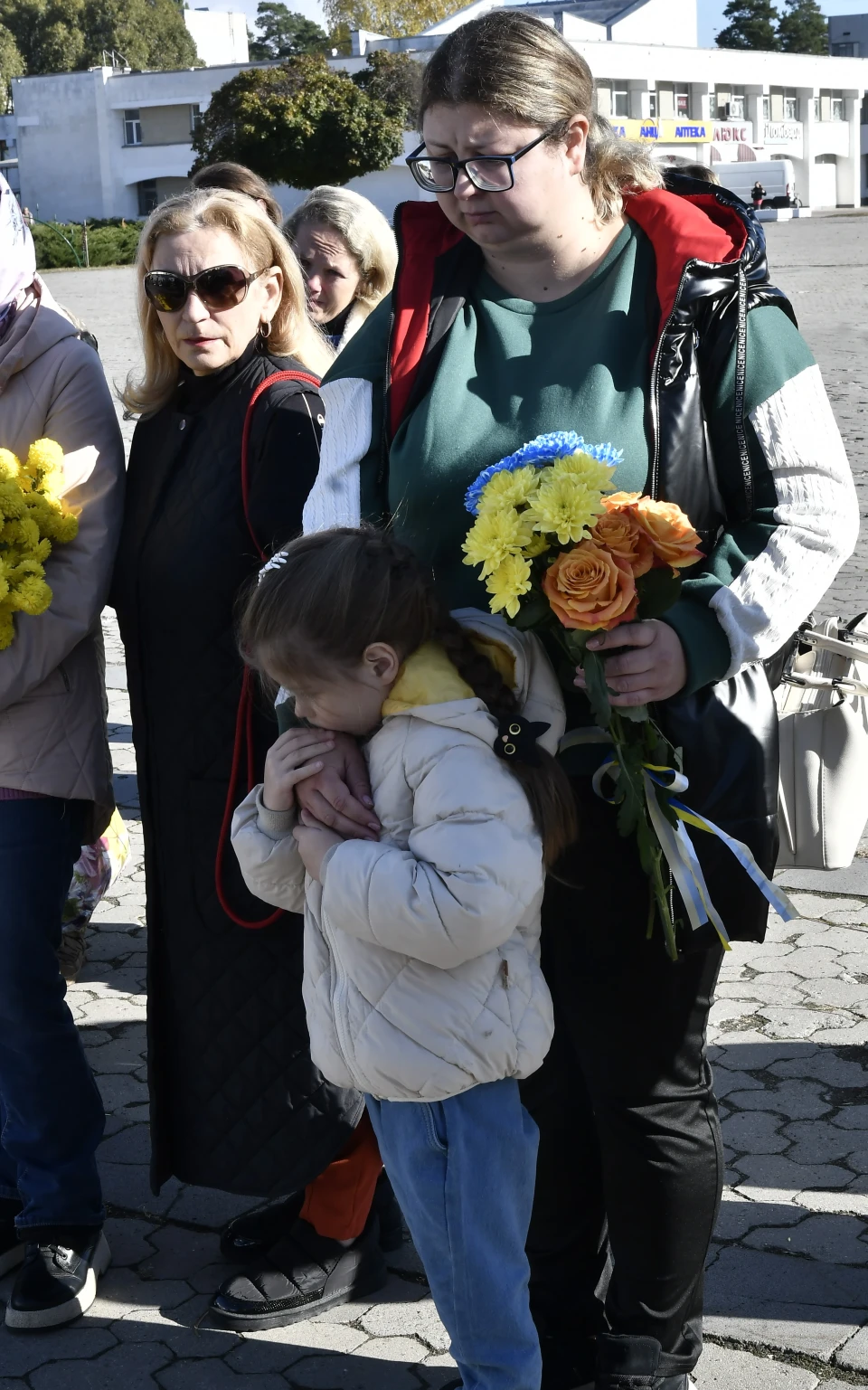 У Славутичі вшанували пам’ять Дениса Костальського — героя, який віддав життя за Україну фото №8