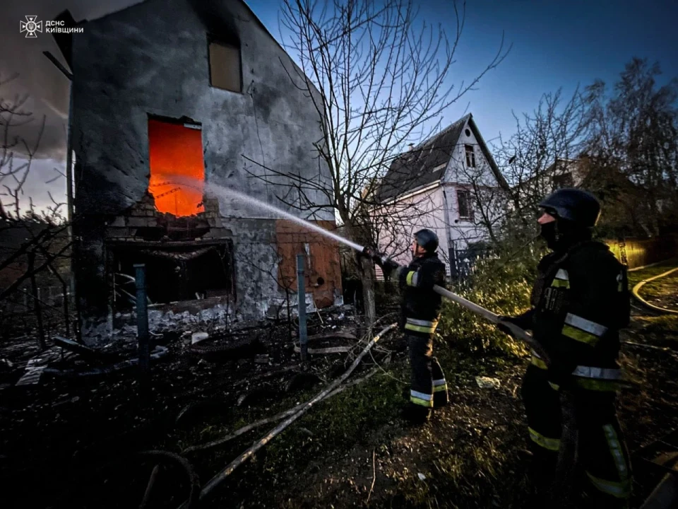 Рятувальники на Київщині ліквідували наслідки нічних обстрілів фото №4