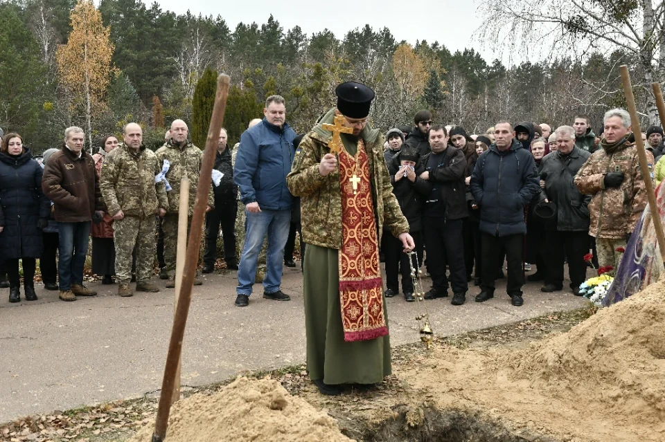 Славутич попрощався з захисником Геннадієм Гаєвим: день жалоби та скорботи фото №12