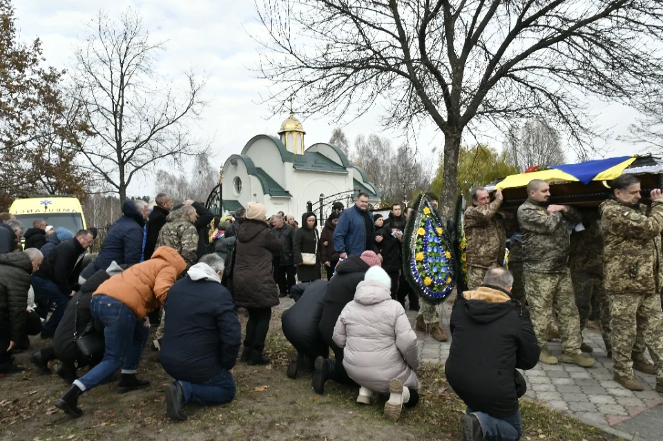 Славутич попрощався з захисником Геннадієм Гаєвим: день жалоби та скорботи фото №13