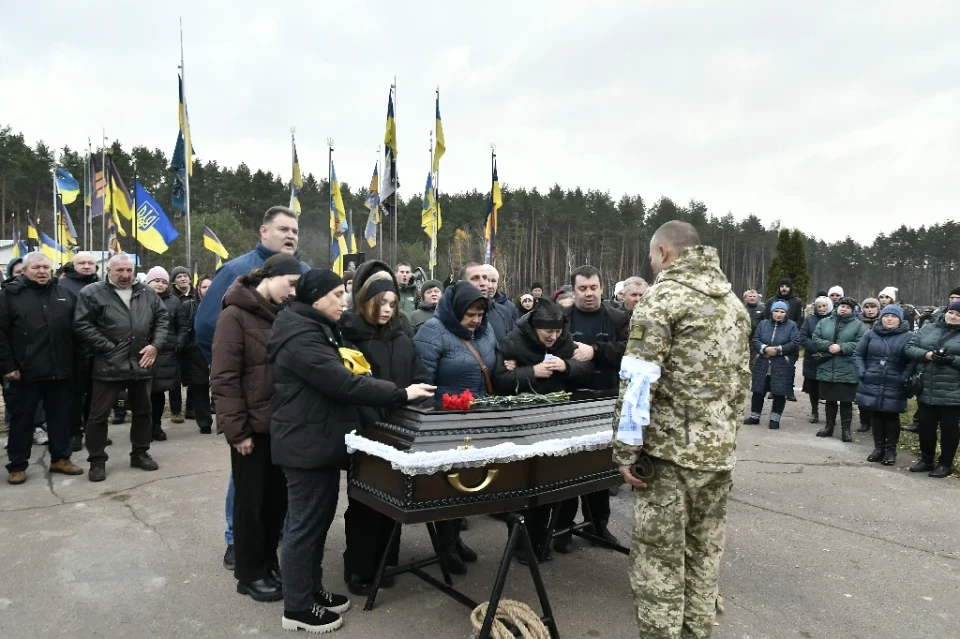 Славутич попрощався з захисником Геннадієм Гаєвим: день жалоби та скорботи фото №23