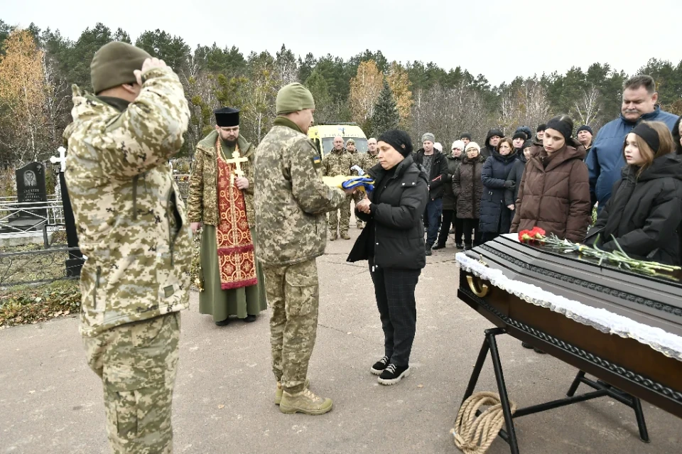 Славутич попрощався з захисником Геннадієм Гаєвим: день жалоби та скорботи фото №24