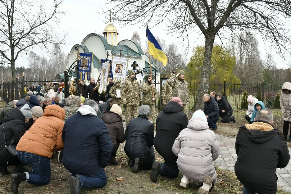 Славутич попрощався з захисником Геннадієм Гаєвим: день жалоби та скорботи фото №28