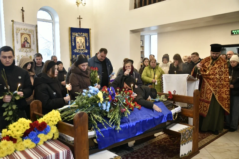 Славутич попрощався з захисником Геннадієм Гаєвим: день жалоби та скорботи фото №32