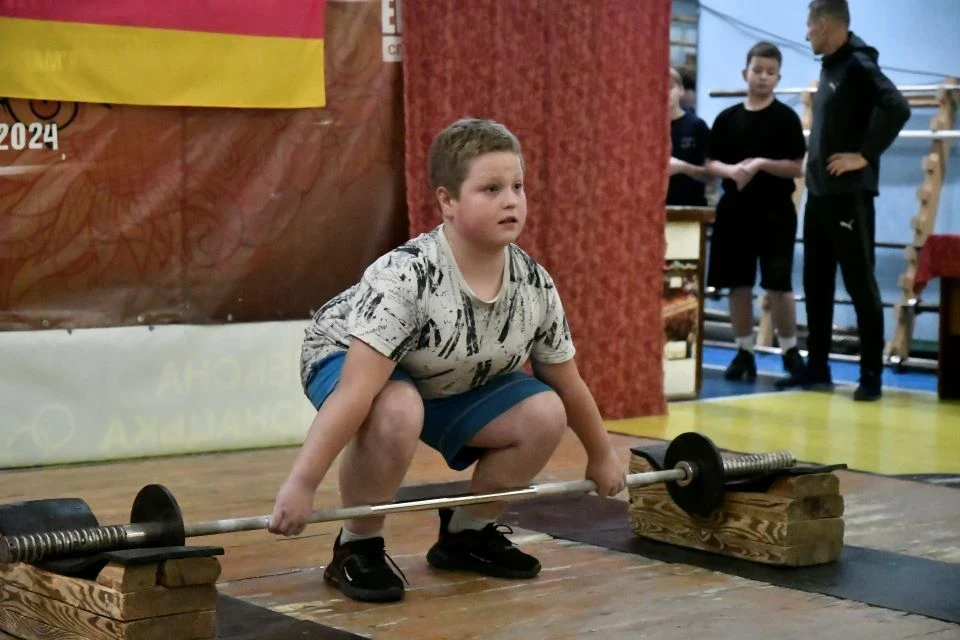 Юні важкоатлети Славутича підкорюють нові висоти: як пройшов чемпіонат міста фото №6