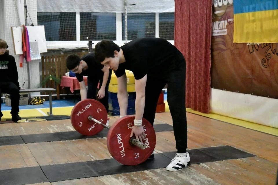 Юні важкоатлети Славутича підкорюють нові висоти: як пройшов чемпіонат міста фото №7