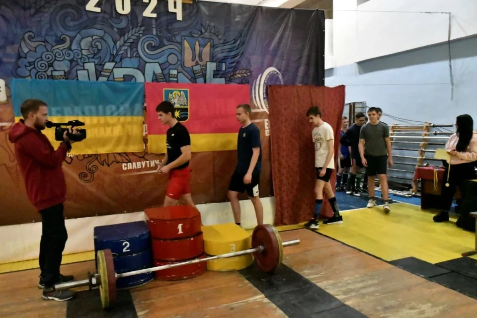 Юні важкоатлети Славутича підкорюють нові висоти: як пройшов чемпіонат міста фото №28