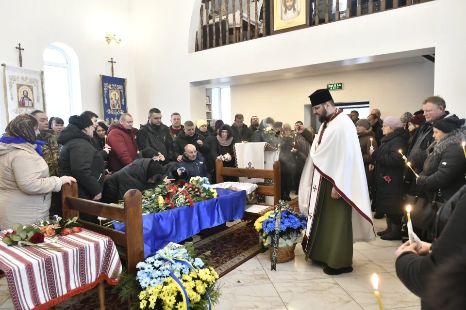 У Славутичі попрощались з героєм Олександром Голушком, який віддав своє життя за Україну фото №10