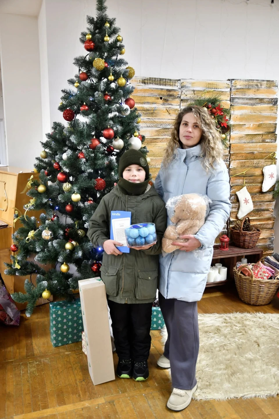 Нацгвардія та «Фундація Олени Зеленської» привітали дітей військовополонених з Днем Святого Миколая фото №9