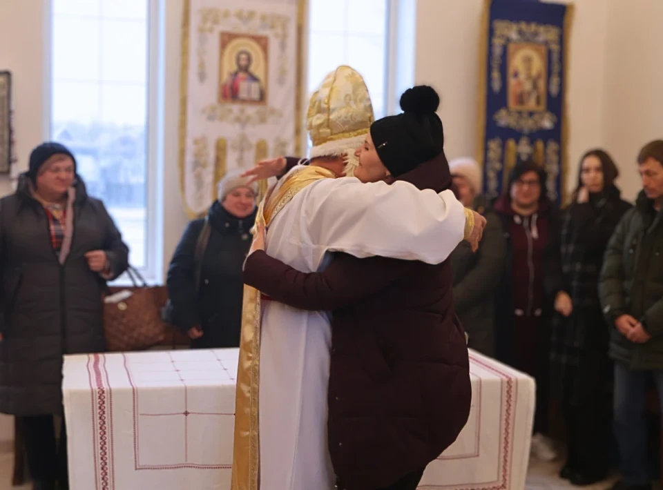 Святий Миколай завітав до родин загиблих героїв у храмі Славутича фото №2