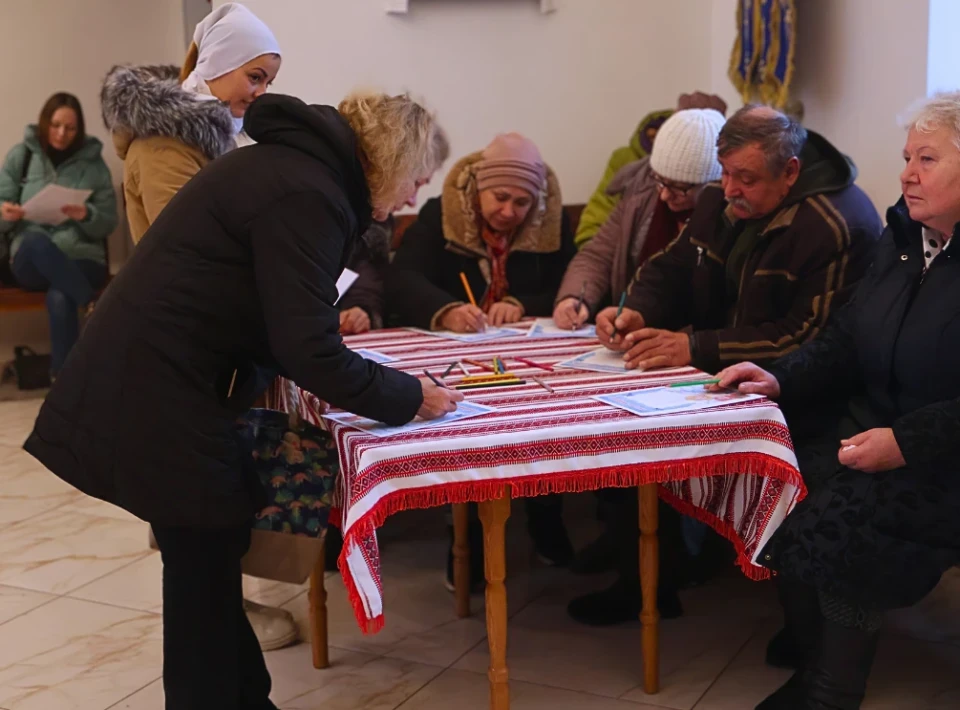 Святий Миколай завітав до родин загиблих героїв у храмі Славутича фото №12