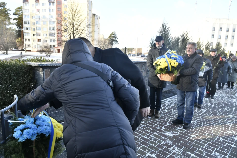 Пам'ять жива: у Славутичі вшанували ліквідаторів Чорнобильської аварії фото №10