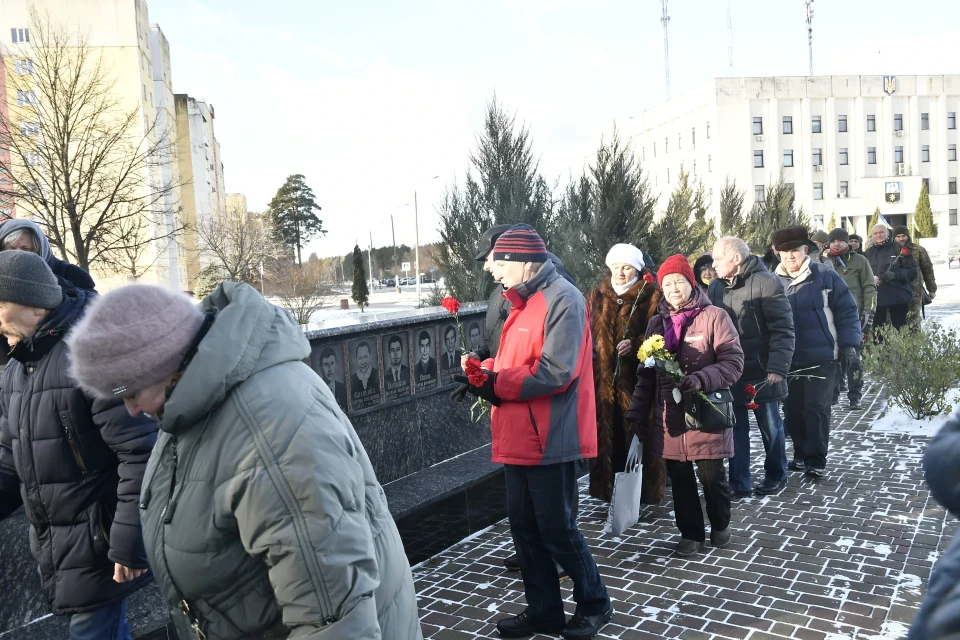 Пам'ять жива: у Славутичі вшанували ліквідаторів Чорнобильської аварії фото №13