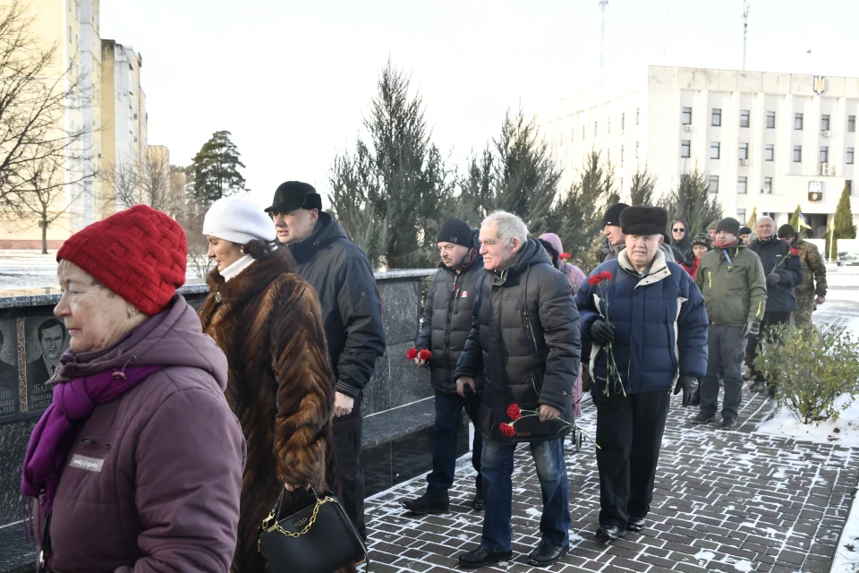 Пам'ять жива: у Славутичі вшанували ліквідаторів Чорнобильської аварії фото №16