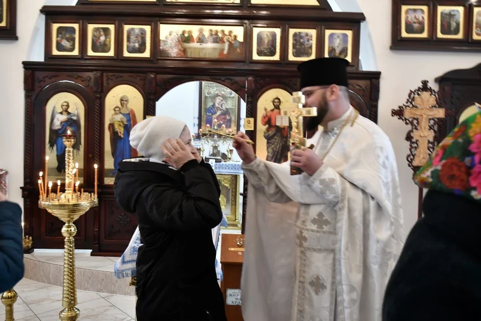 Божественна Різдвяна літургія у храмі "Неустанна Поміч" у Славутичі фото №1