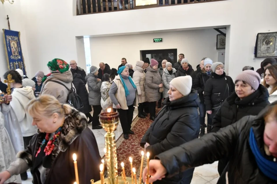 Божественна Різдвяна літургія у храмі "Неустанна Поміч" у Славутичі фото №27