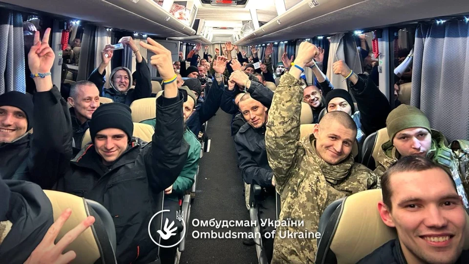 Новорічне диво: відбувся довгоочікуваний обмін полоненими! Додому повернулись 189 українців, серед них 5 захисників ЧАЕС! фото №11