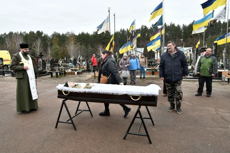 Славутич попрощався із захисником України Геннадієм Терещенком фото №3