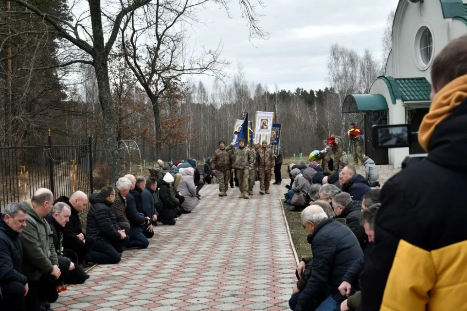 Славутич попрощався із захисником України Геннадієм Терещенком фото №31