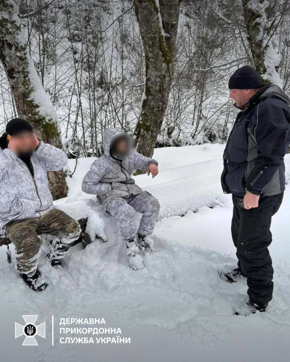 Троє чоловіків 7 днів блукали засніженими Карпатами, намагаючись незаконно перетнути кордон фото №2