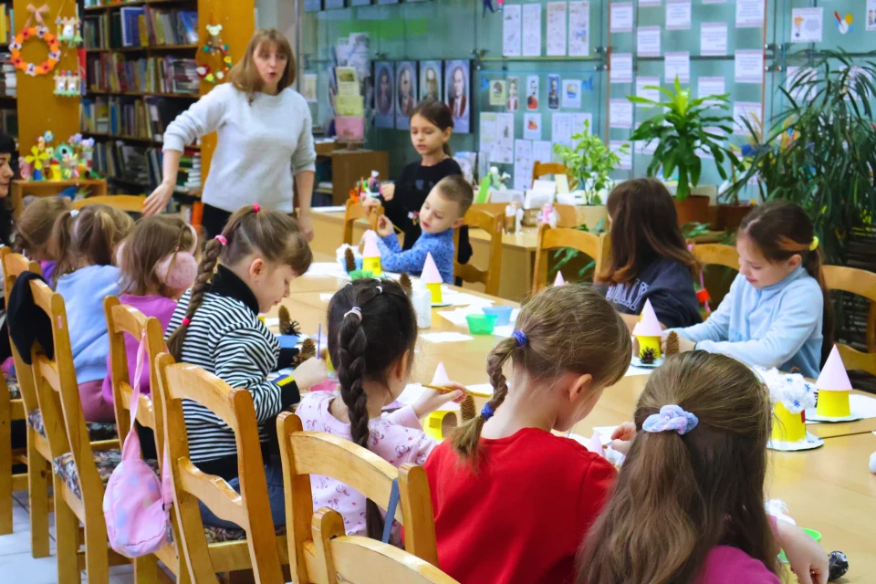 Тут можна шуміти! Як дитяча бібліотека у Славутичі руйнує стереотипи та закохує дітей у книжки фото №3