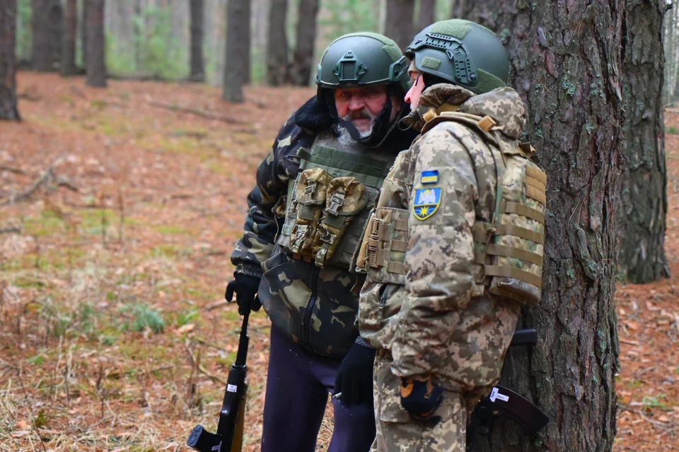 "Народний спротив – це не вибір, а необхідність": як тренуються бійці славутицького ДФТГ фото №4