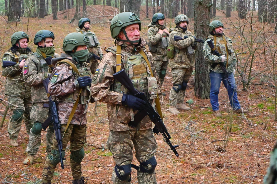 "Народний спротив – це не вибір, а необхідність": як тренуються бійці славутицького ДФТГ фото №4