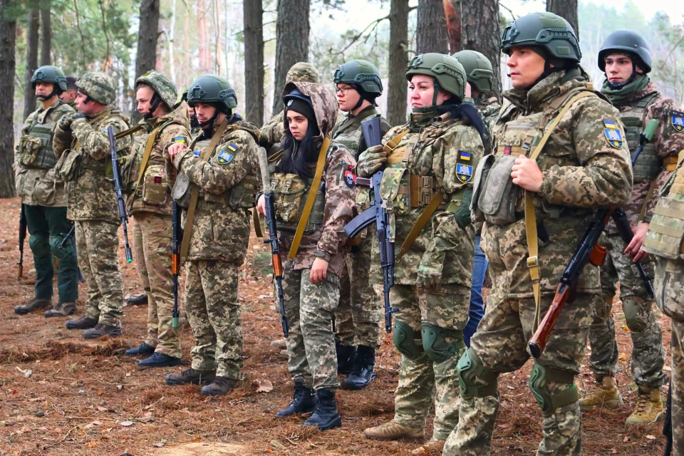 "Народний спротив – це не вибір, а необхідність": як тренуються бійці славутицького ДФТГ фото №7