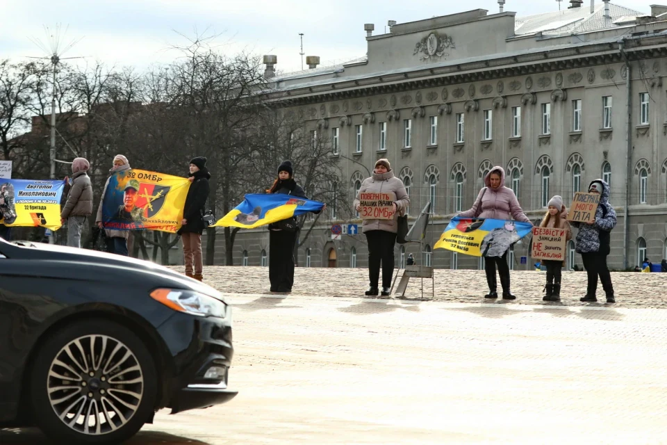 У Чернігові відбулася акція на підтримку військовополонених захисників ЧАЕС фото №3