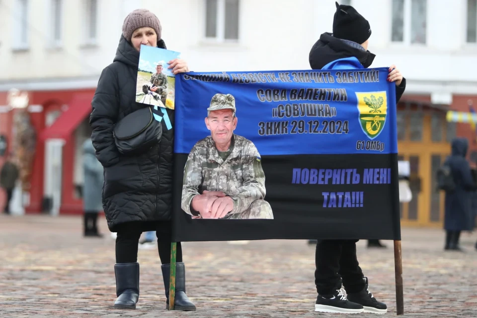 У Чернігові відбулася акція на підтримку військовополонених захисників ЧАЕС фото №5