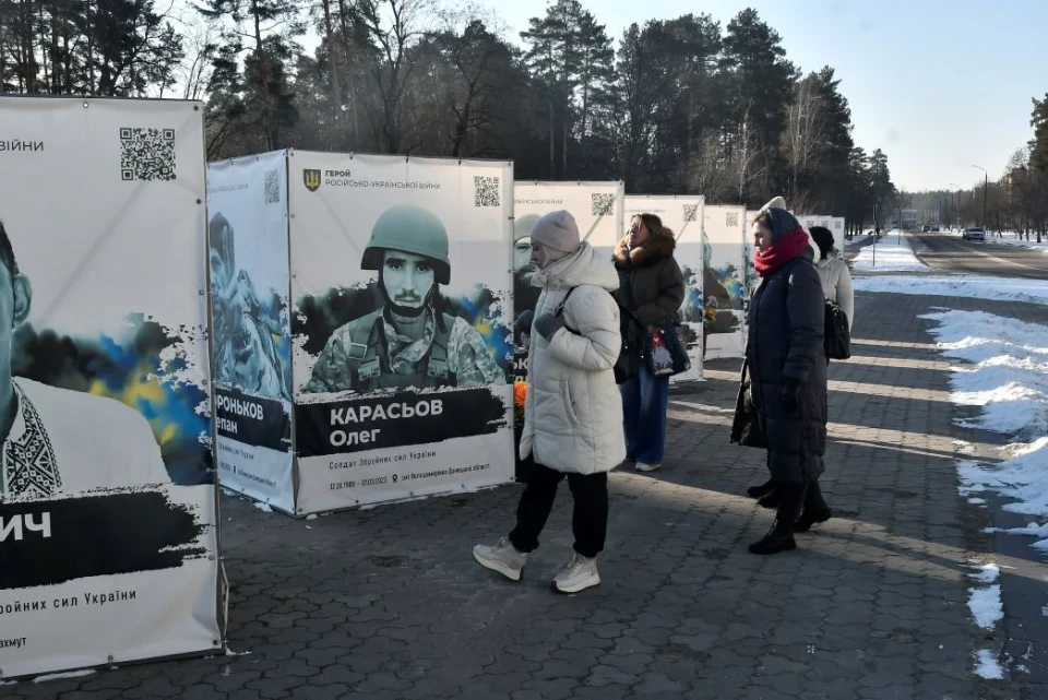 11-та річниця: у Славутичі вшанували загиблих у війні, розв’язаній росією фото №1