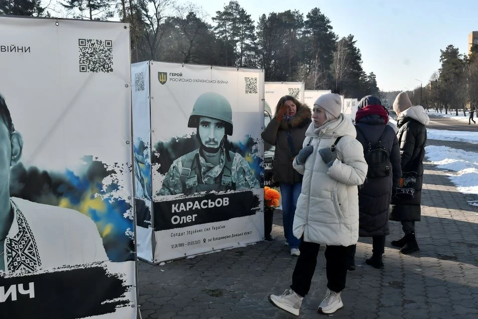 11-та річниця: у Славутичі вшанували загиблих у війні, розв’язаній росією фото №2