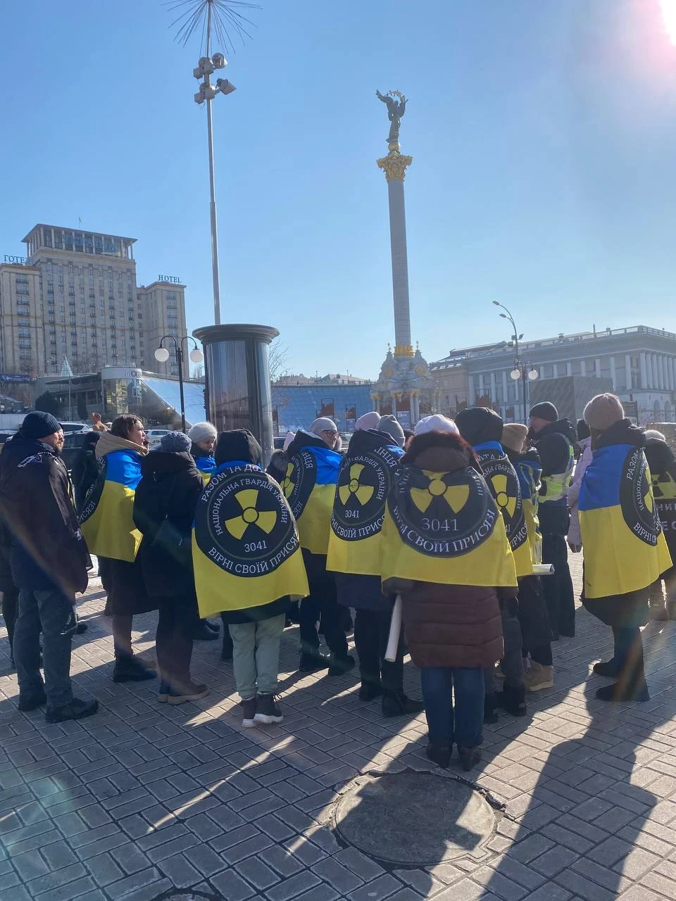 Три роки в полоні: у Києві пройшла мирна акція на підтримку захисників ЧАЕС фото №48