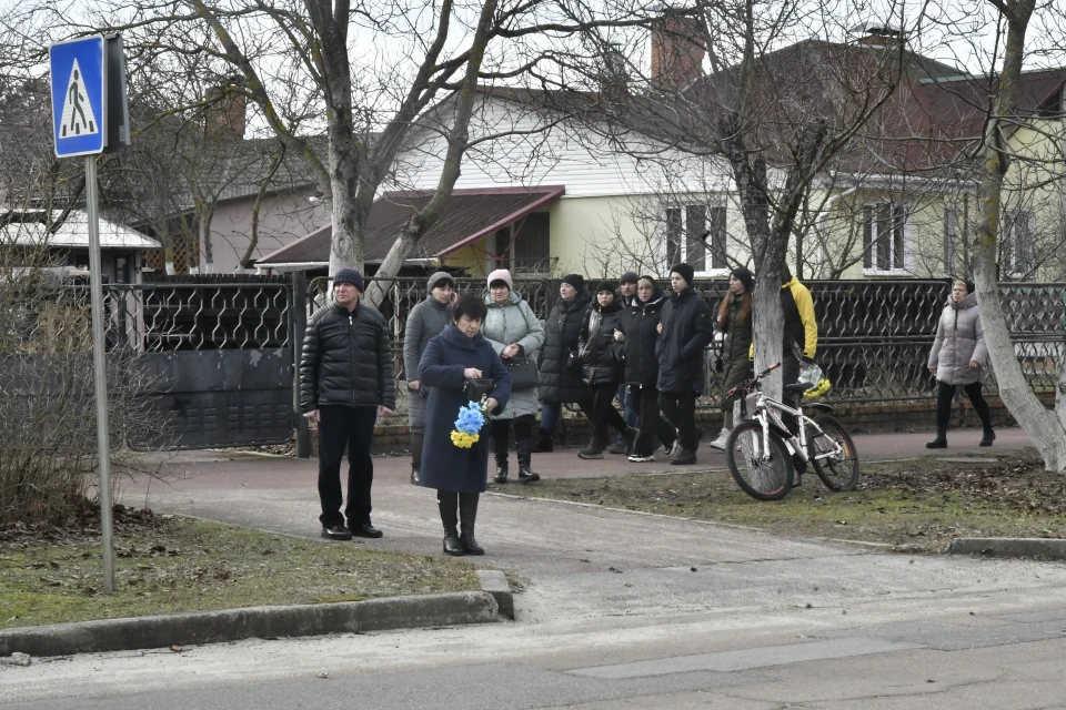 Славутич попрощався з Євгеном Тудаєм: громада провела воїна в останню путь фото №2