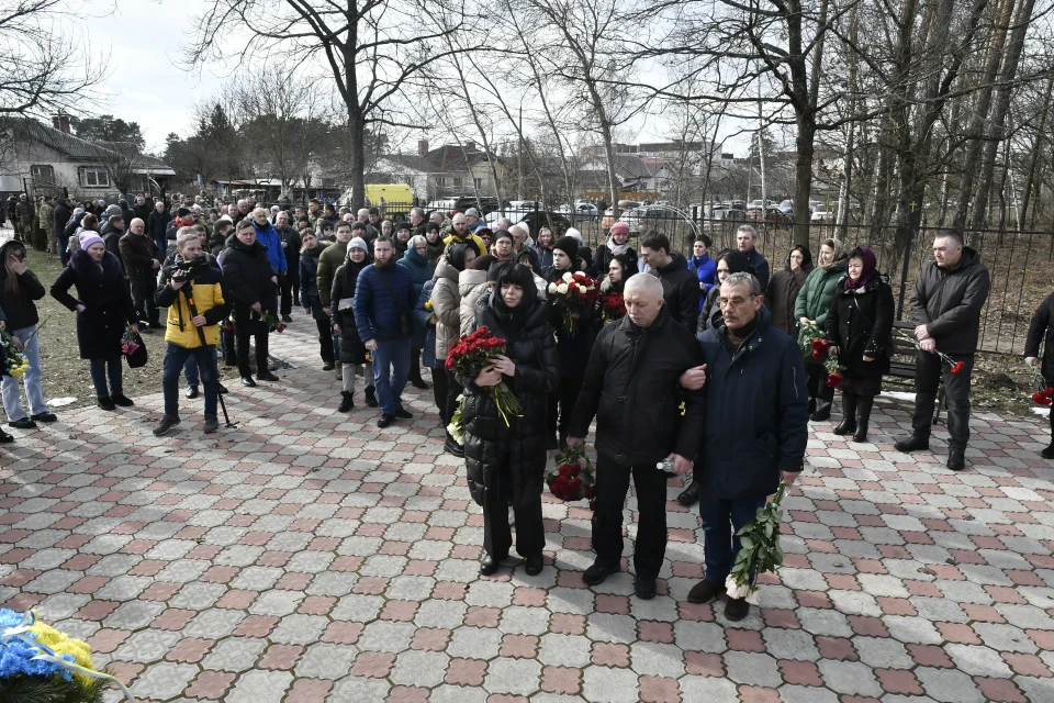 Славутич попрощався з Євгеном Тудаєм: громада провела воїна в останню путь фото №21