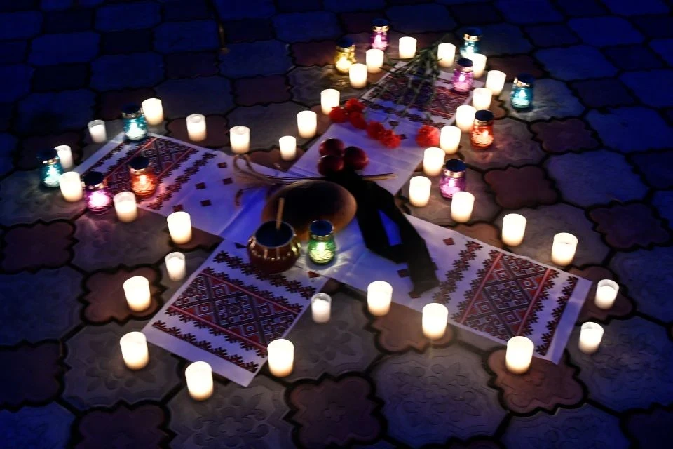 Голодомор: Акція "Запали свічку" у Славутичі (ФОТО) фото №2
