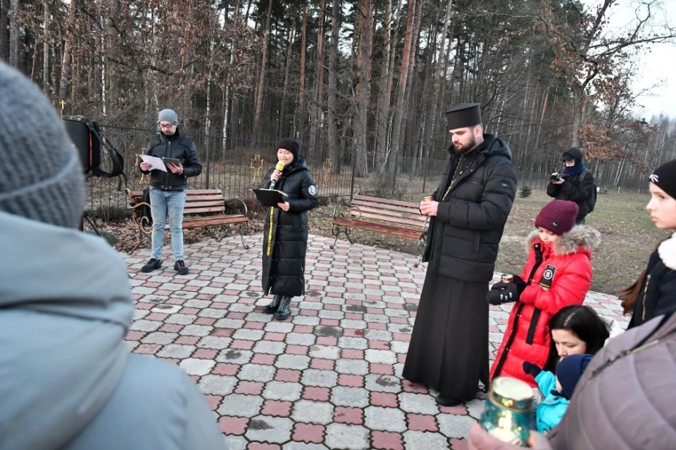 Голодомор: Акція "Запали свічку" у Славутичі (ФОТО) фото №21