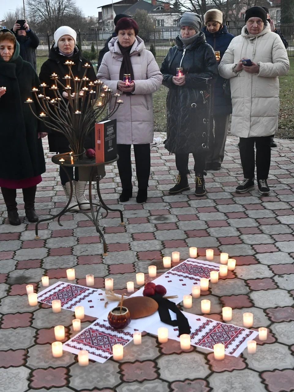 Голодомор: Акція "Запали свічку" у Славутичі (ФОТО) фото №22