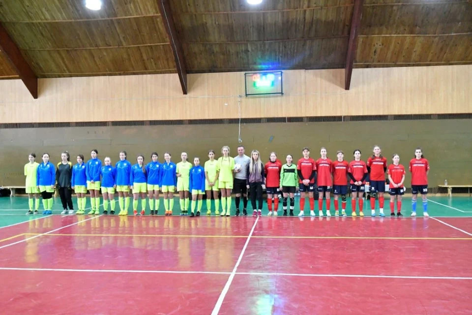 Чемпіонат України з футзалу: Славутицькі дівчата здобувають квиток до фіналу фото №18