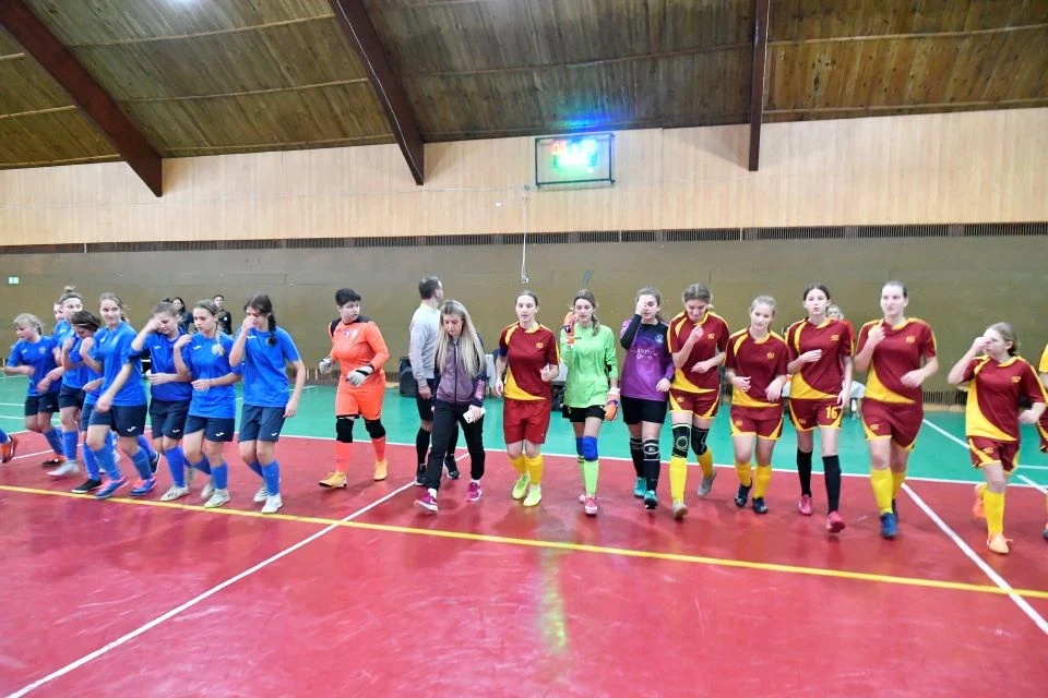 Чемпіонат України з футзалу: Славутицькі дівчата здобувають квиток до фіналу фото №2