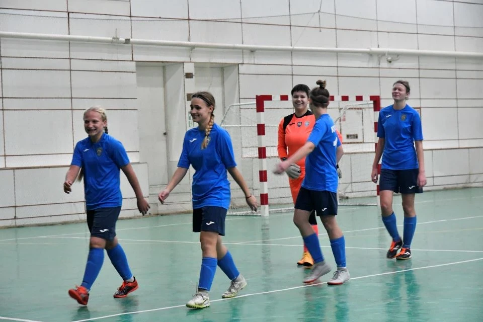 Чемпіонат України з футзалу: Славутицькі дівчата здобувають квиток до фіналу фото №9