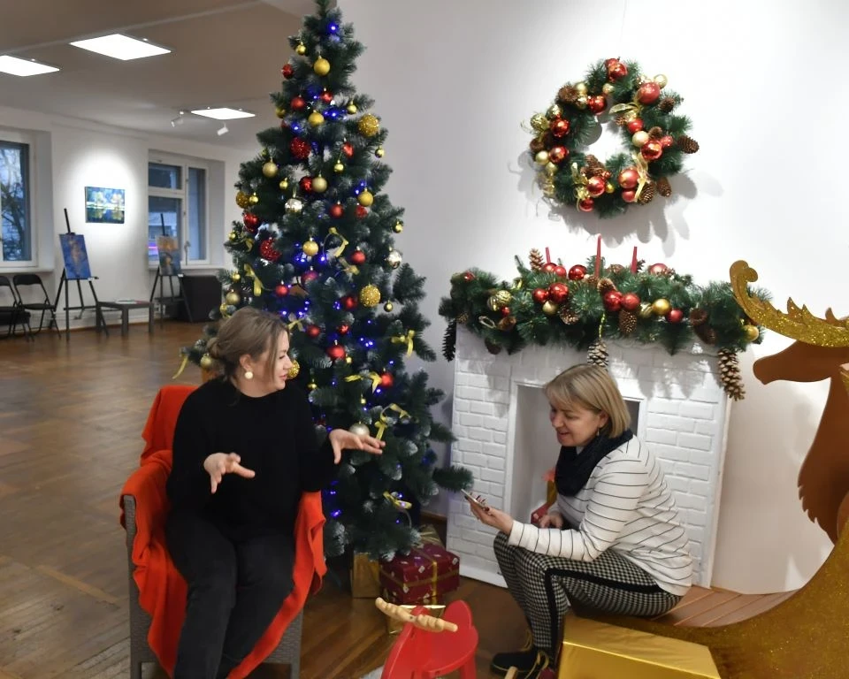 "Розмалюй різдвяний пряник": Спільна творчість на підтримку ЗСУ в Славутичі фото №13
