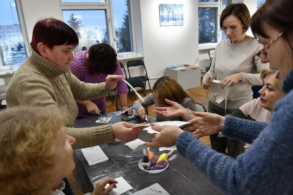 "Розмалюй різдвяний пряник": Спільна творчість на підтримку ЗСУ в Славутичі фото №28