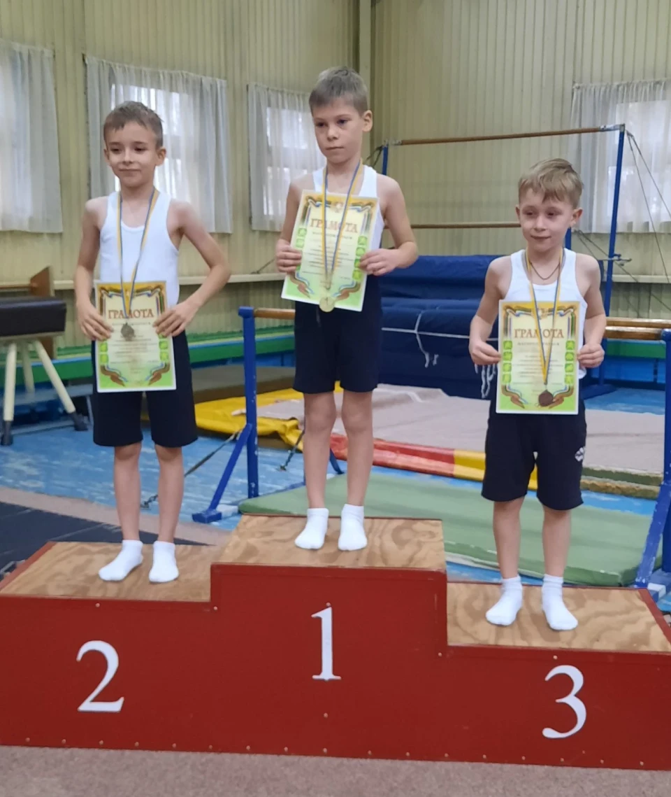 Успіхи молодих стрибунів: Відкритий чемпіонат КДЮСШ у Славутичі фото №2