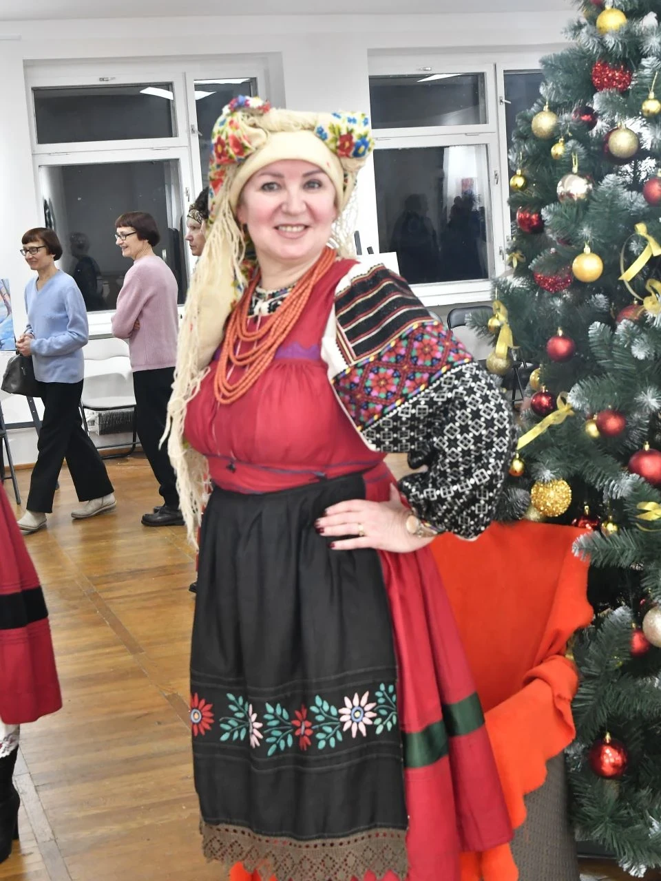 Різдвяні вечорниці у Славутичі: Святкова благодійність фото №49