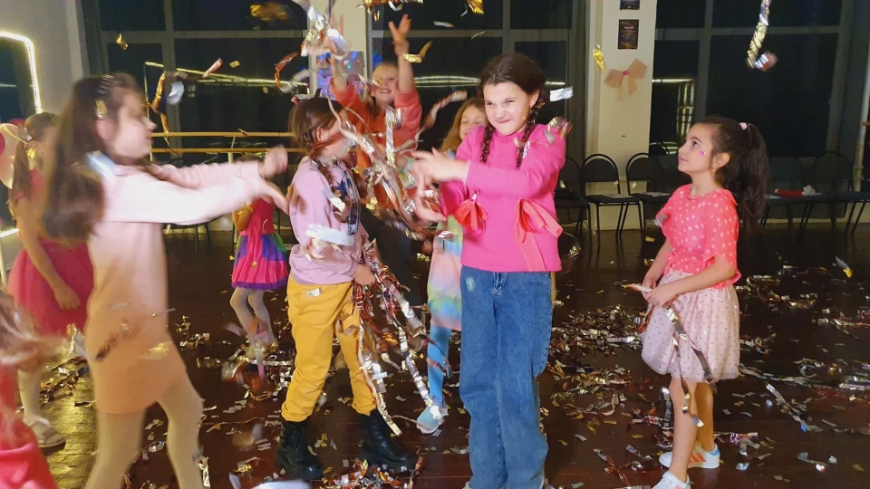 "Barbie-style" у Палаці Дітей та Молоді: Вечірка для маленьких принцес фото №4