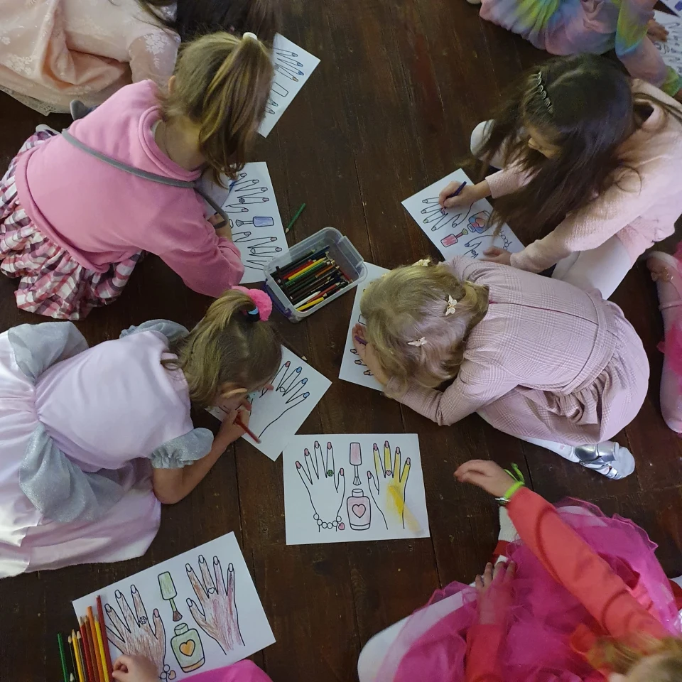 "Barbie-style" у Палаці Дітей та Молоді: Вечірка для маленьких принцес фото №22