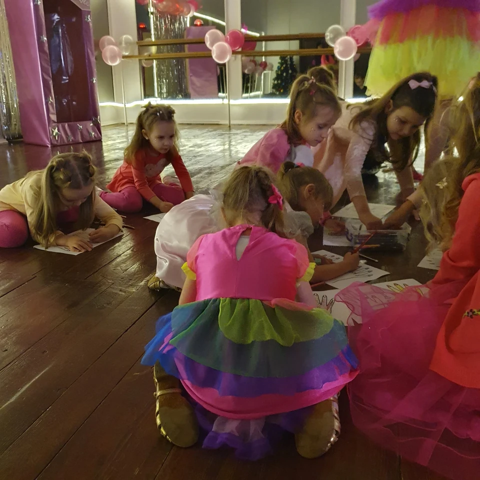 "Barbie-style" у Палаці Дітей та Молоді: Вечірка для маленьких принцес фото №26